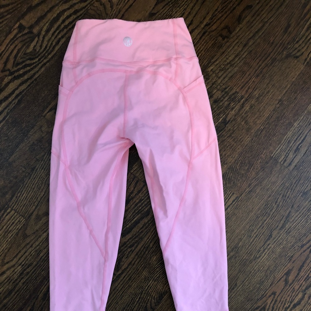 Athletic leggings
